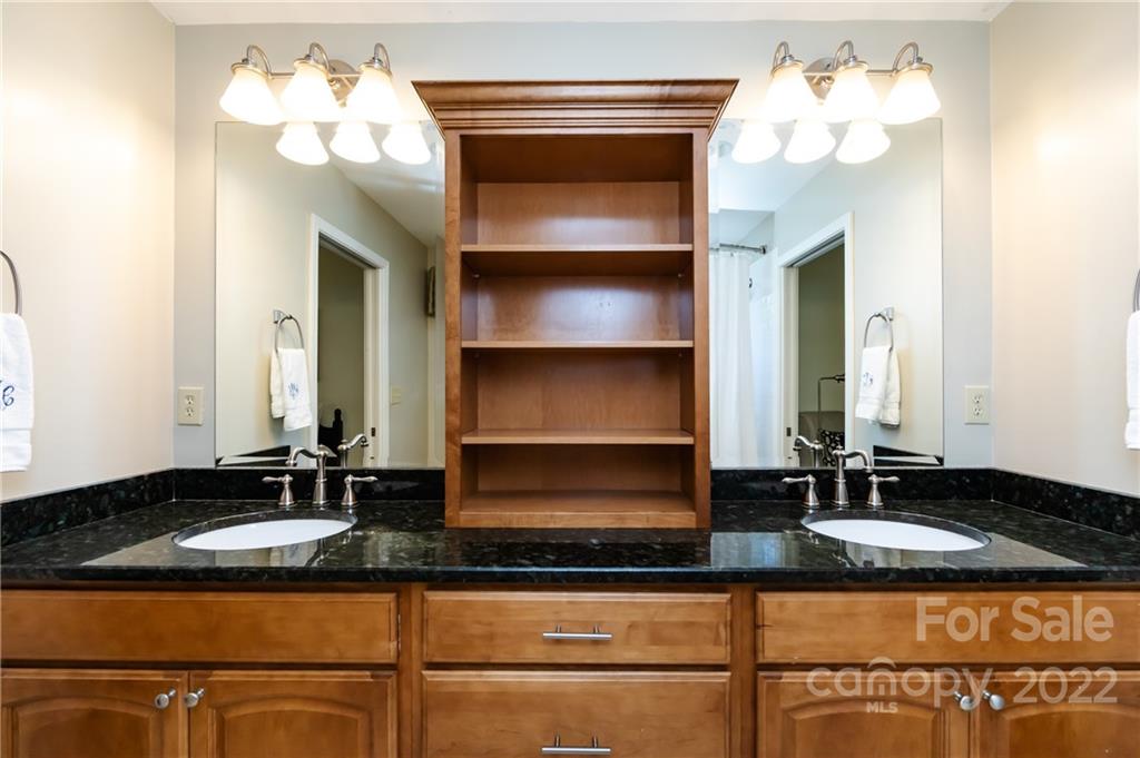 1236 Chandler Place Charlotte NC 28211