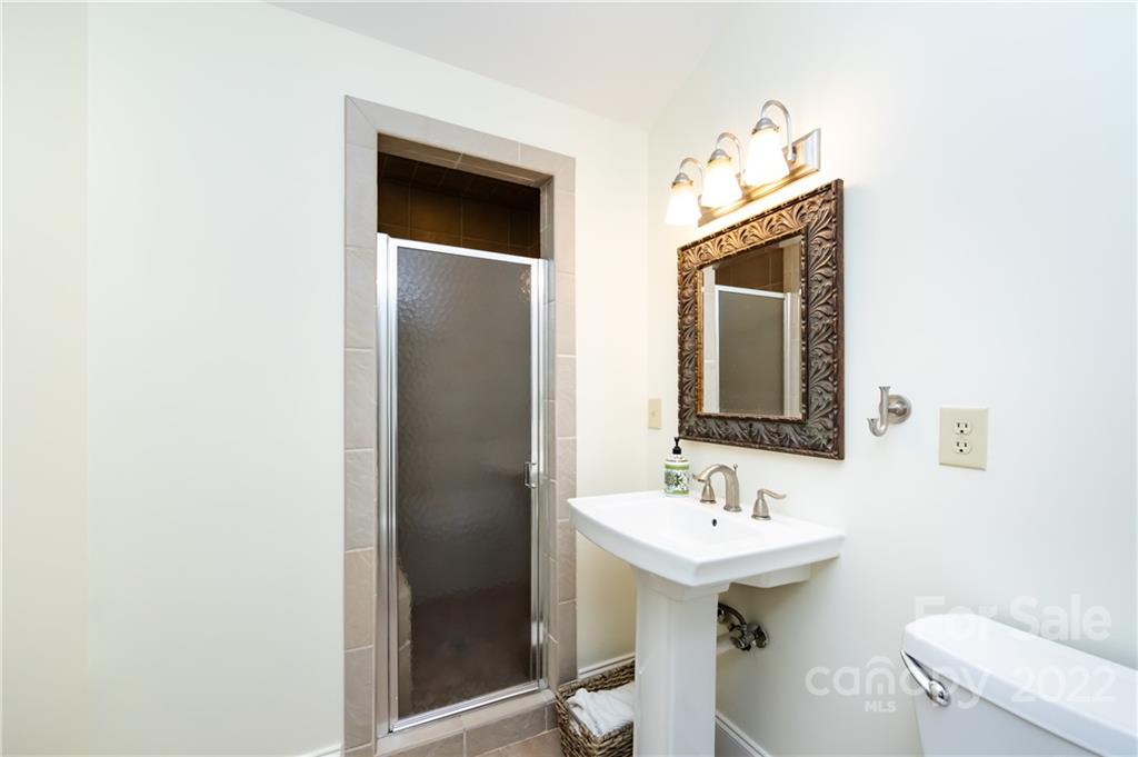 1236 Chandler Place Charlotte NC 28211