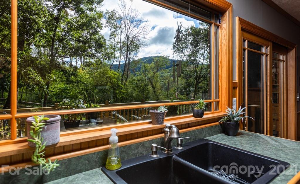 33 Beaver Valley Road Asheville NC 28804