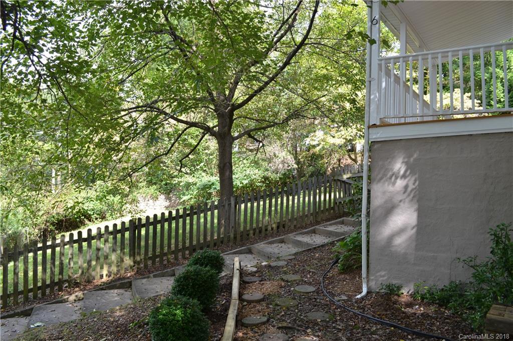 6 Arbutus Road Asheville NC 28805
