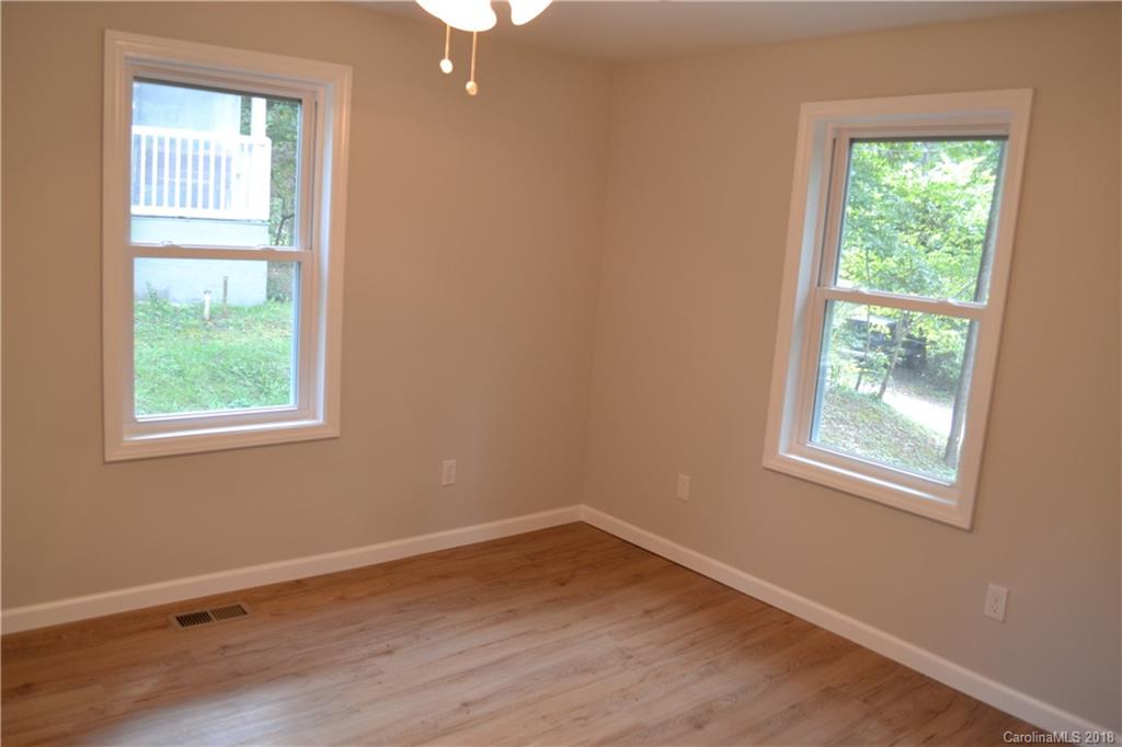 6 Arbutus Road Asheville NC 28805