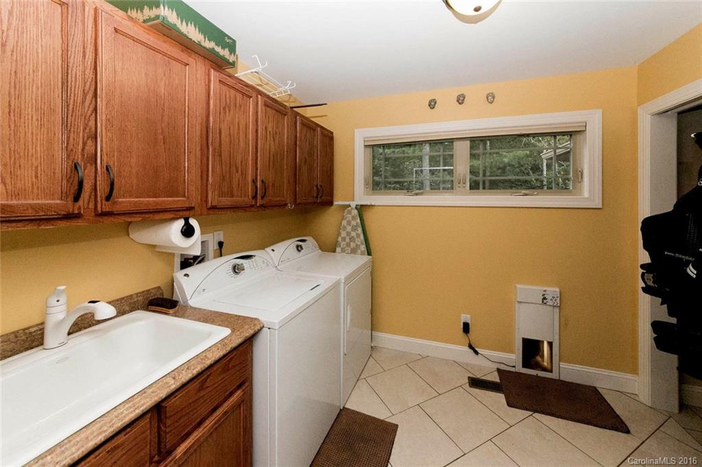 17 Arnie Drive Etowah NC 28729