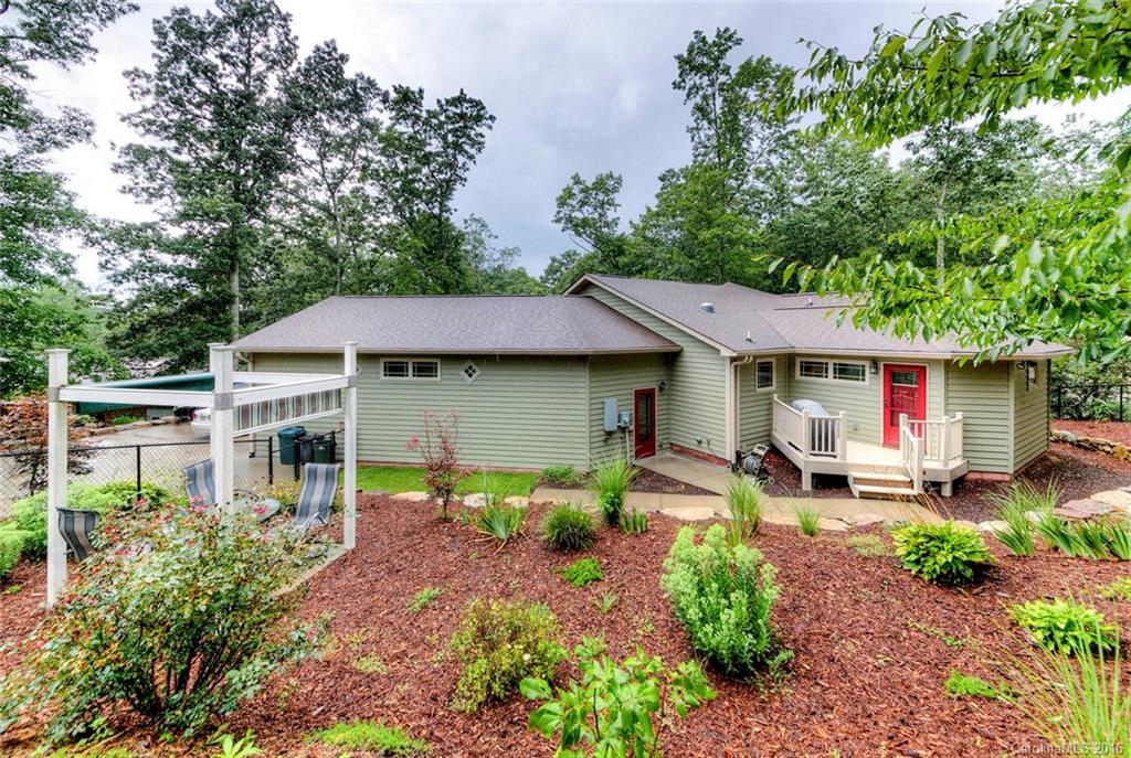 17 Arnie Drive Etowah NC 28729