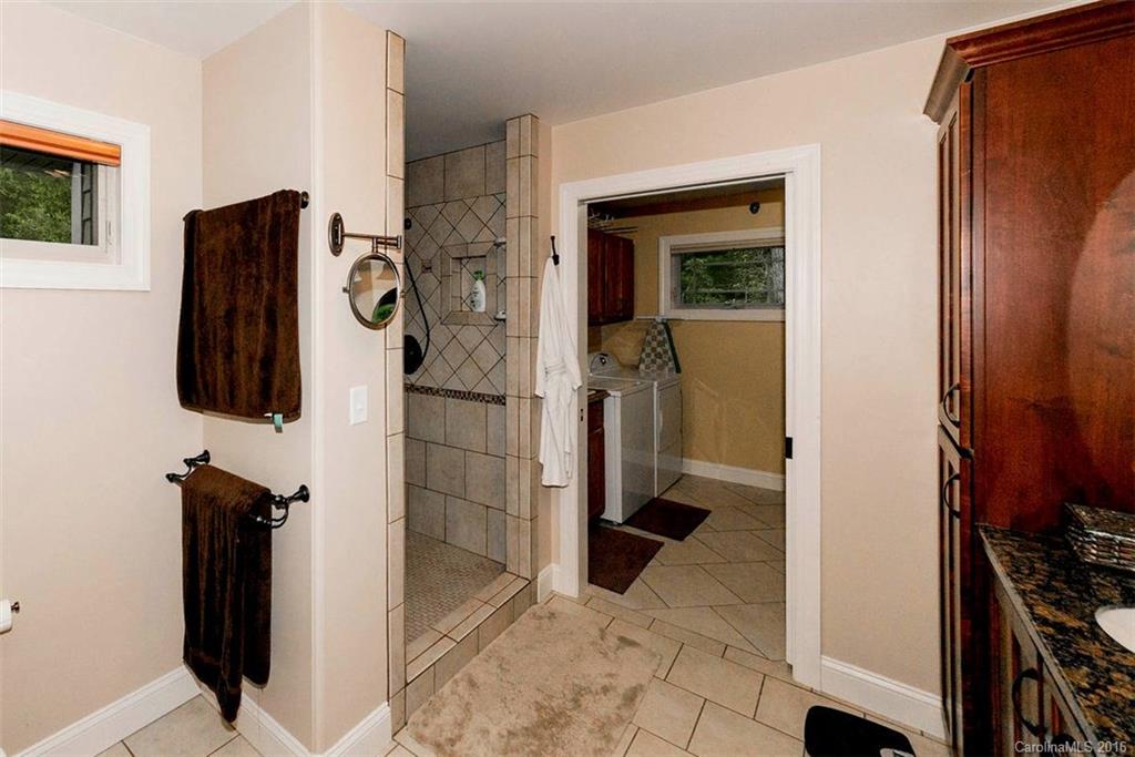 17 Arnie Drive Etowah NC 28729
