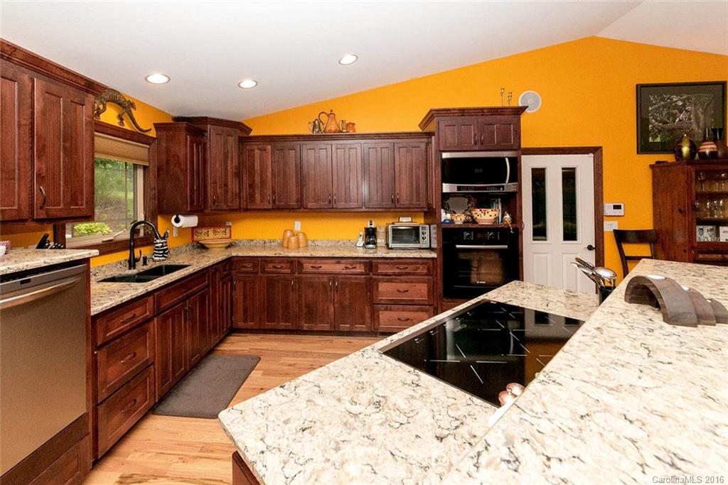 17 Arnie Drive Etowah NC 28729