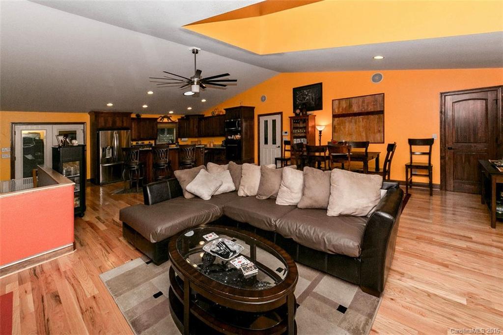 17 Arnie Drive Etowah NC 28729