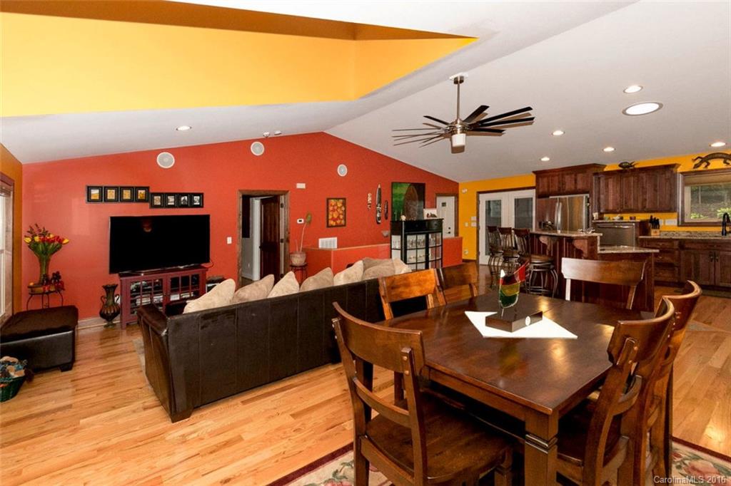 17 Arnie Drive Etowah NC 28729