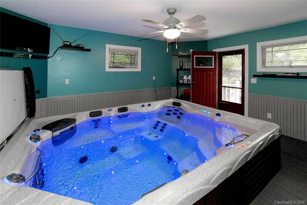 17 Arnie Drive Etowah NC 28729