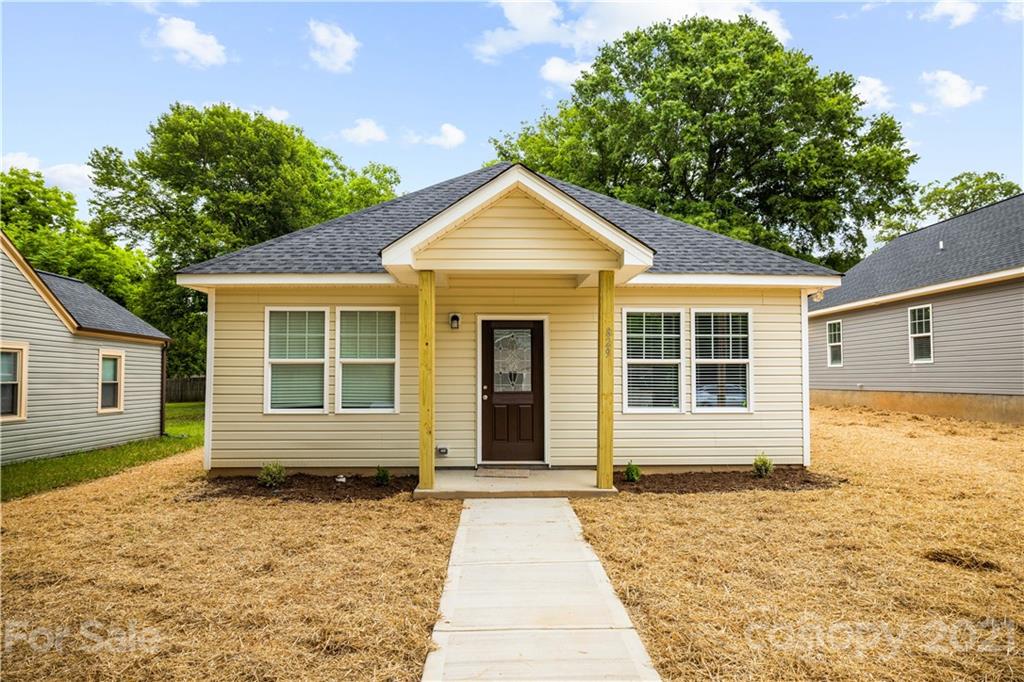 829 7th Street Statesville NC 28677