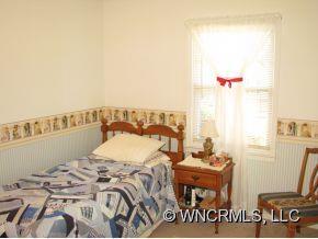 33 Knoll Ridge Drive Asheville NC 28804