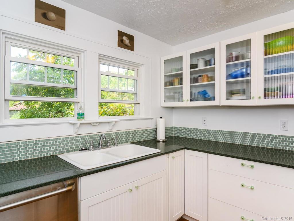 11 Killian Road Asheville NC 28804