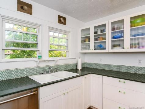 11 Killian Road Asheville NC 28804