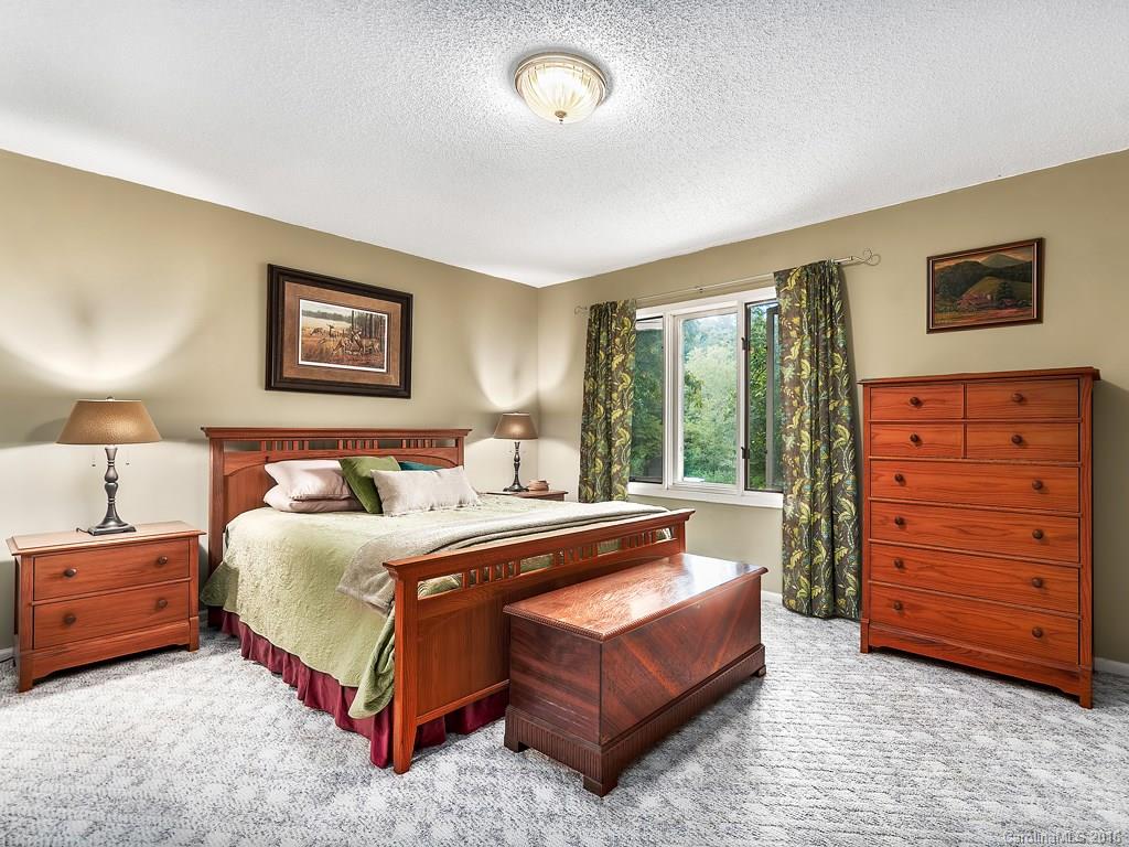 105 Russet Lane Asheville NC 28803