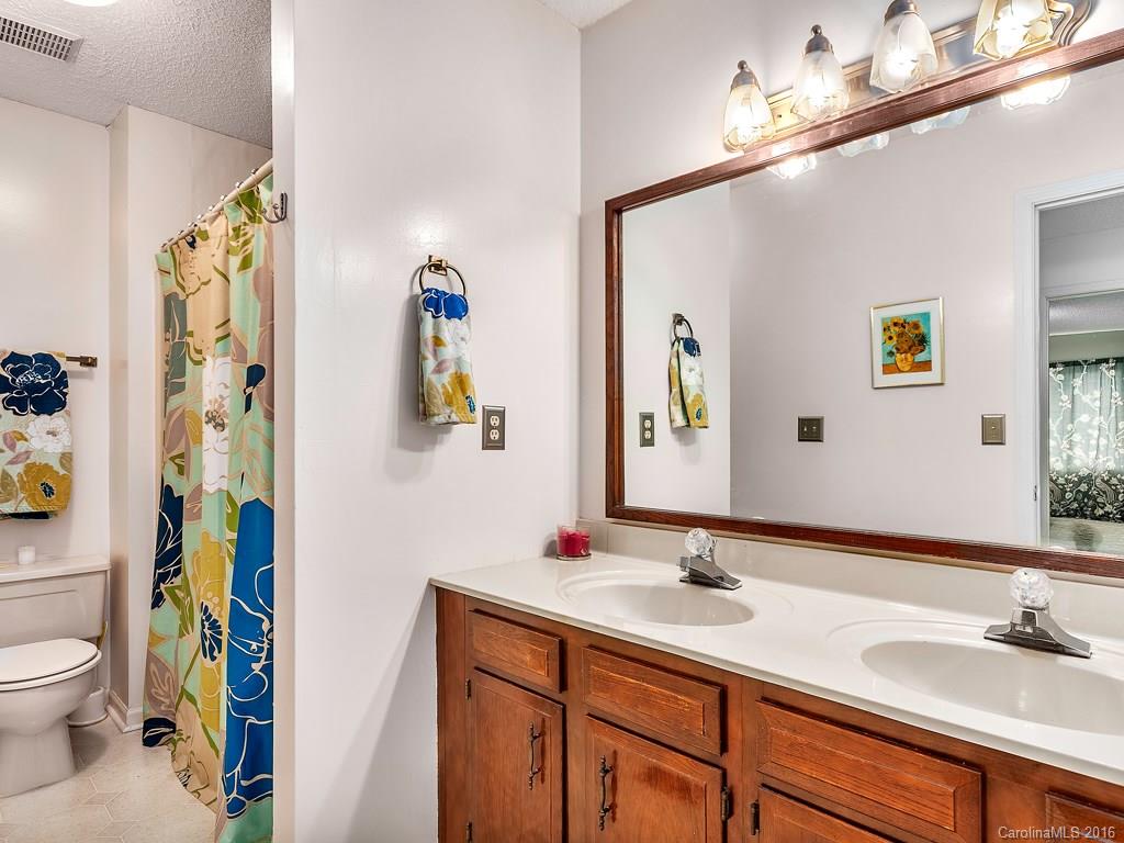 105 Russet Lane Asheville NC 28803