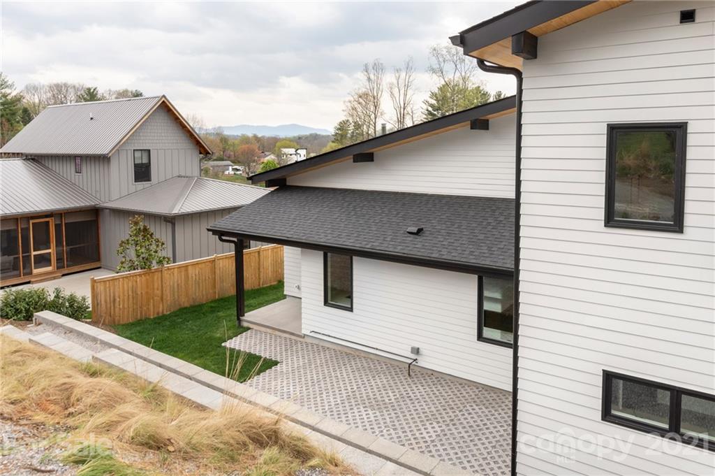 84 Malvern Walk Asheville NC 28806