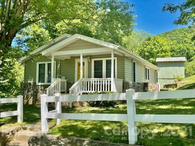 105 Barnwood Heights Canton NC 28716