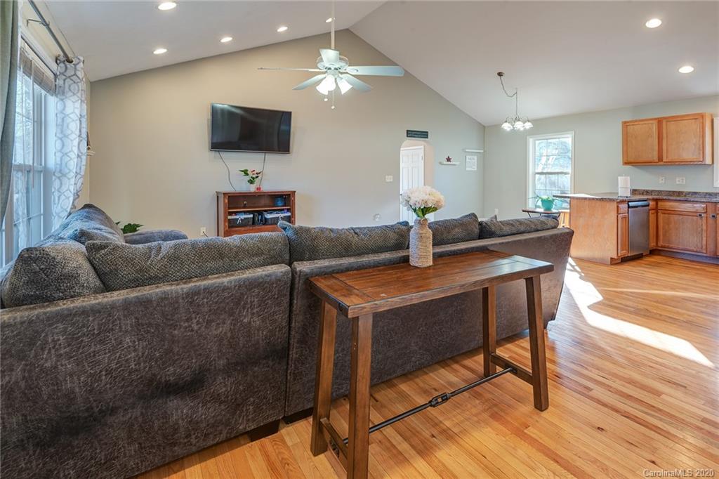 106 Smith Graveyard Road Asheville NC 28806