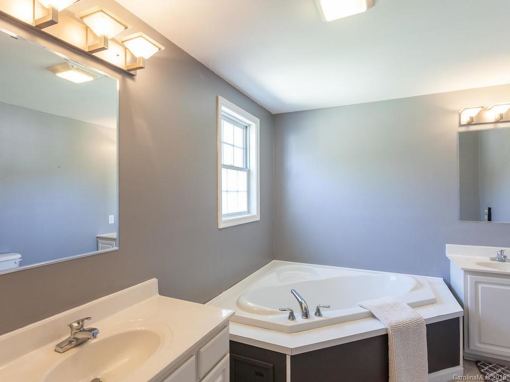 103 Founders Way Arden NC 28704