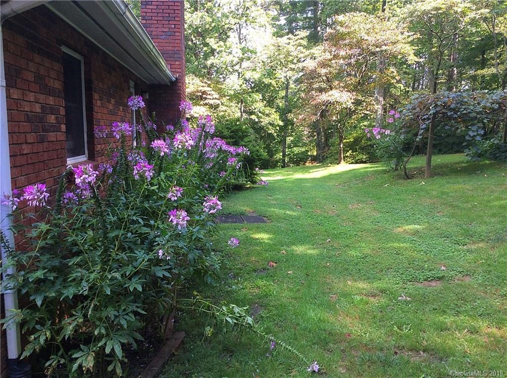 30 Hermitage Lane Weaverville NC 28787