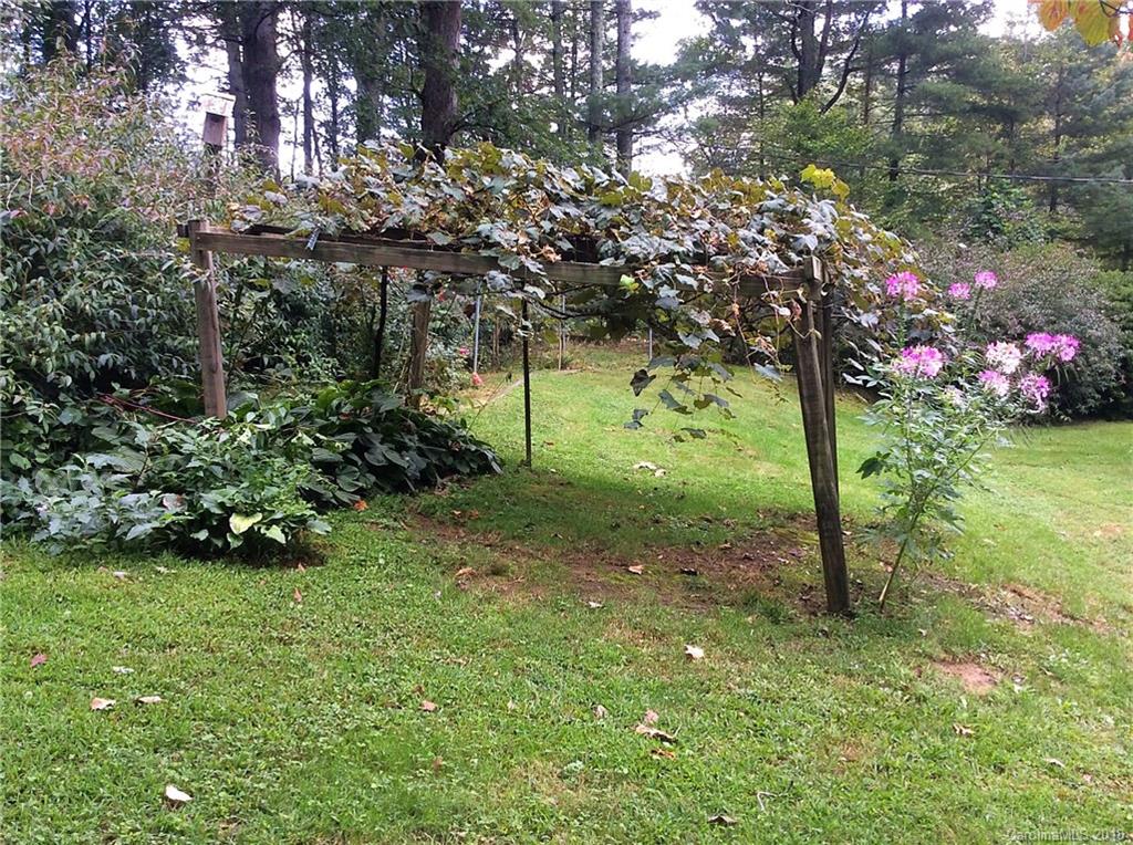 30 Hermitage Lane Weaverville NC 28787