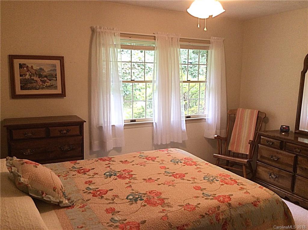30 Hermitage Lane Weaverville NC 28787