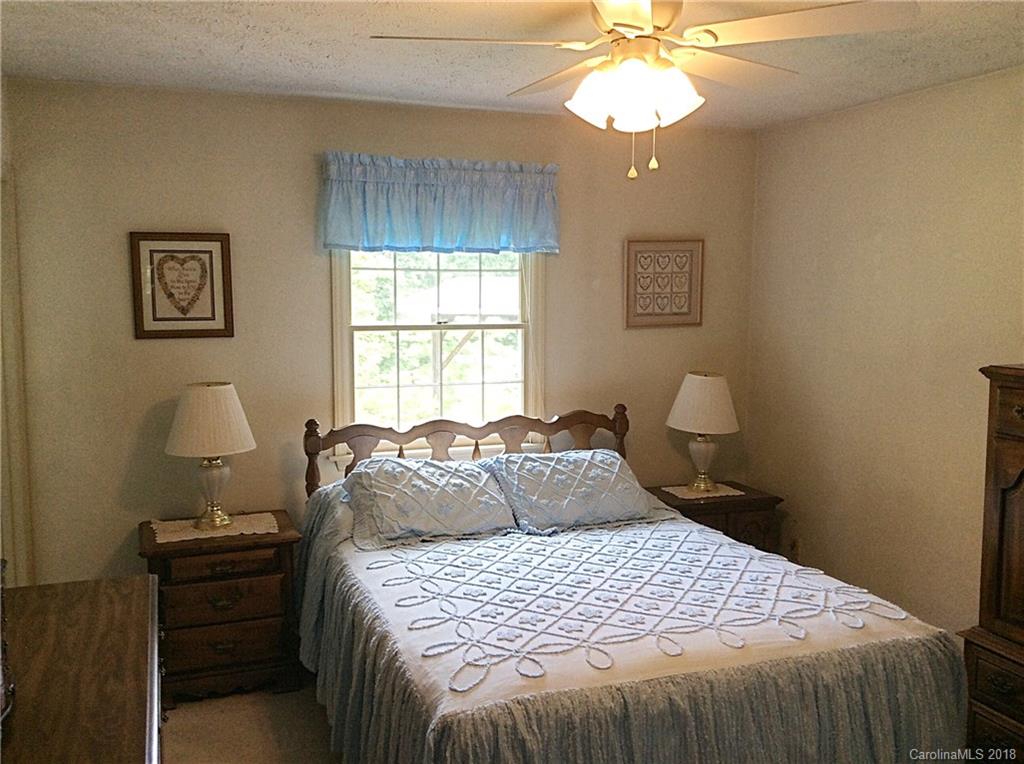 30 Hermitage Lane Weaverville NC 28787