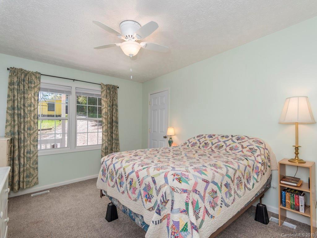 90 Taylor Avenue Waynesville NC 28786