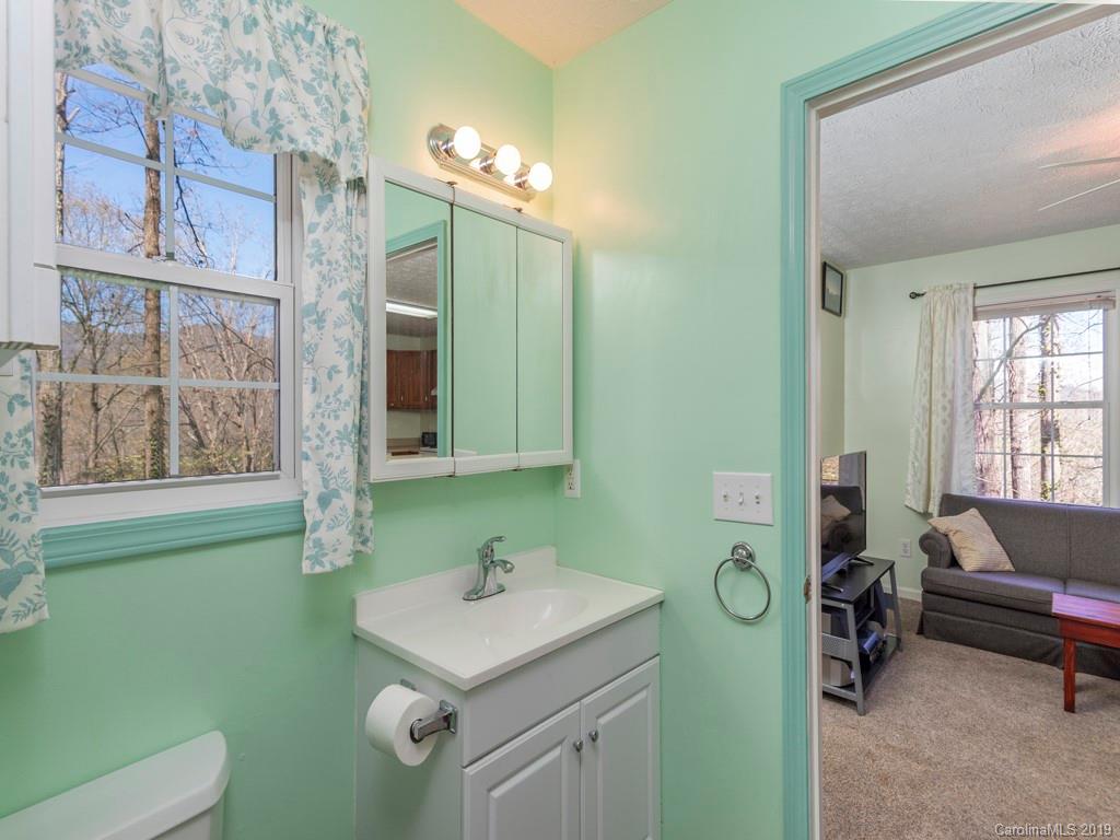 90 Taylor Avenue Waynesville NC 28786