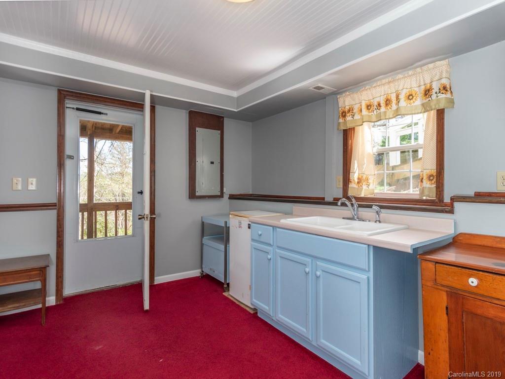 90 Taylor Avenue Waynesville NC 28786