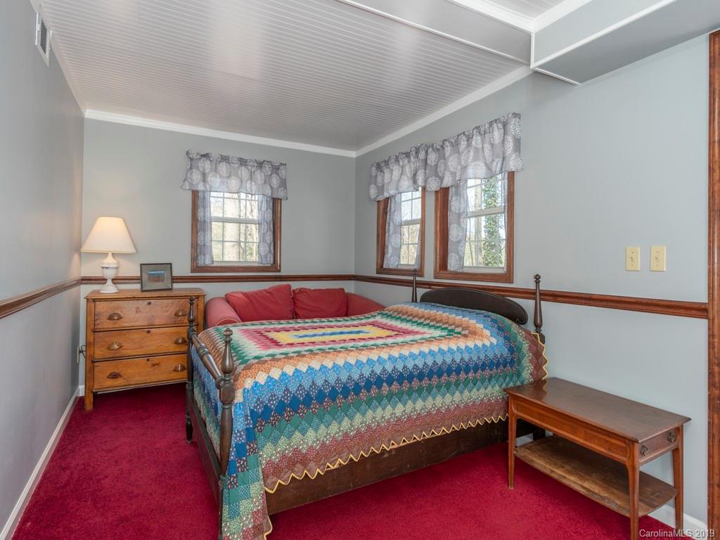 90 Taylor Avenue Waynesville NC 28786