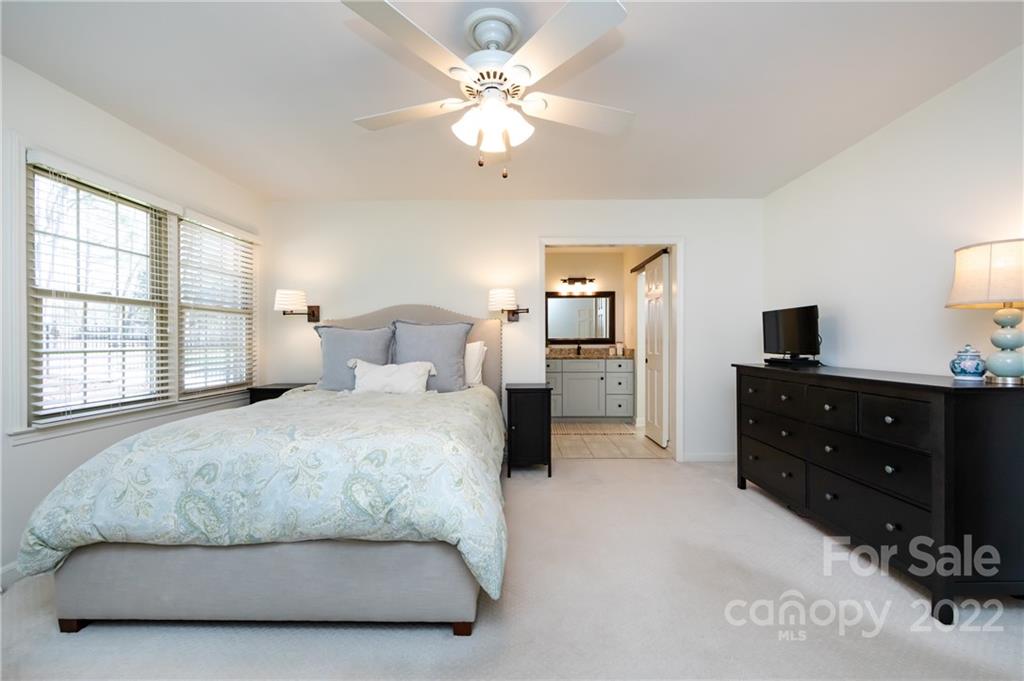 6810 Rosemary Lane Charlotte NC 28210