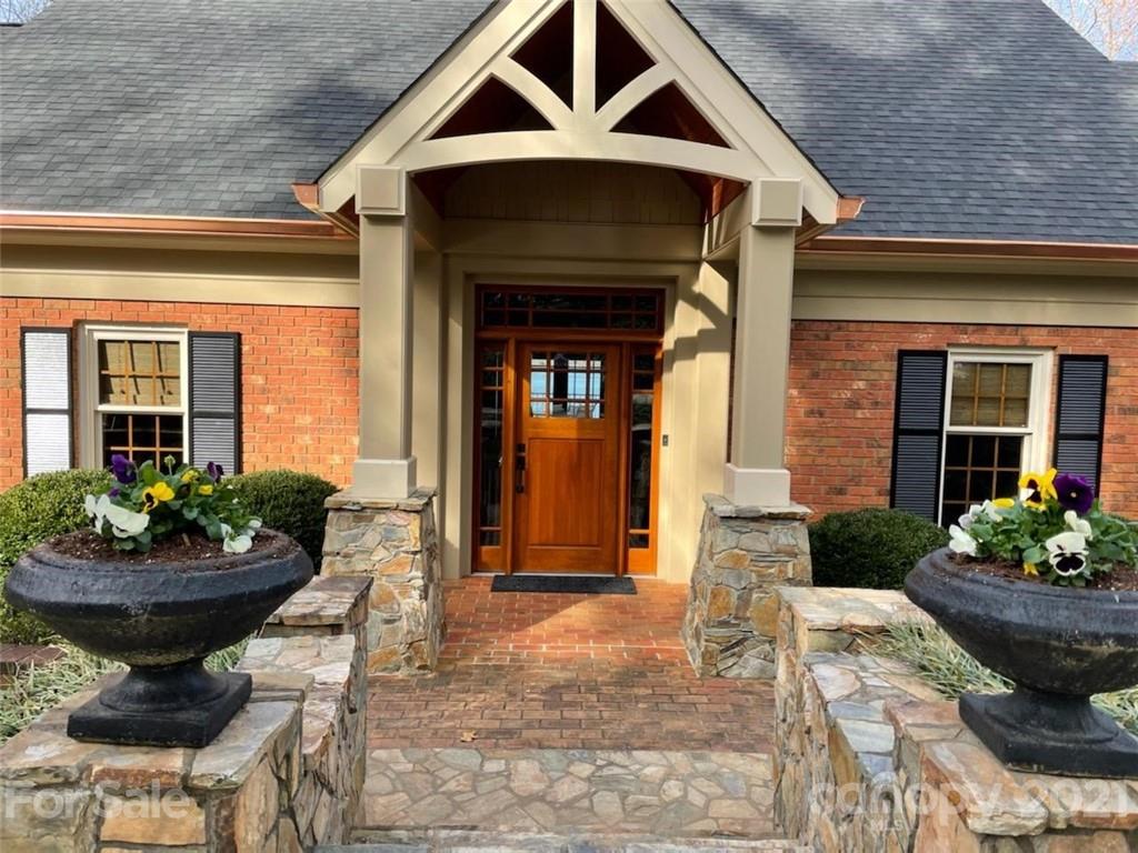990 19th Avenue NW Hickory NC 28601