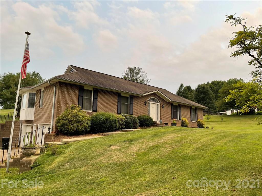 17 Amber Drive Horse Shoe NC 28742