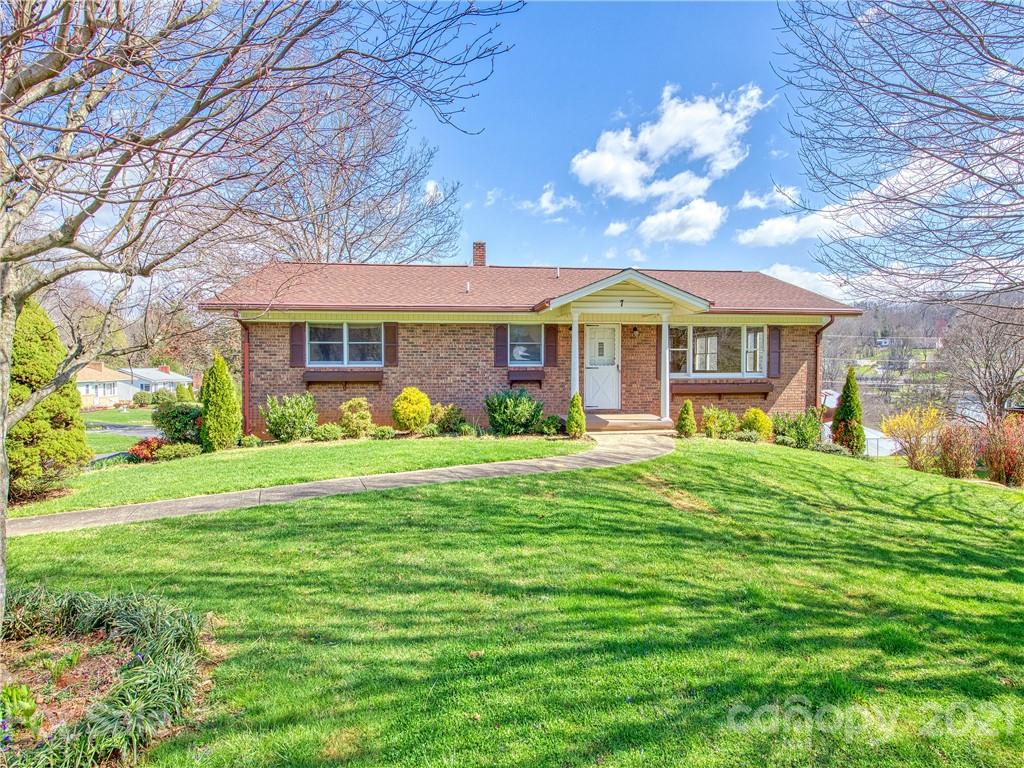 7 Conley Street Waynesville NC 28786