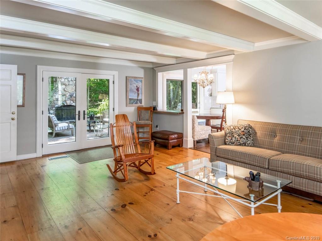 18 Stuyvesant Crescent Asheville NC 28803