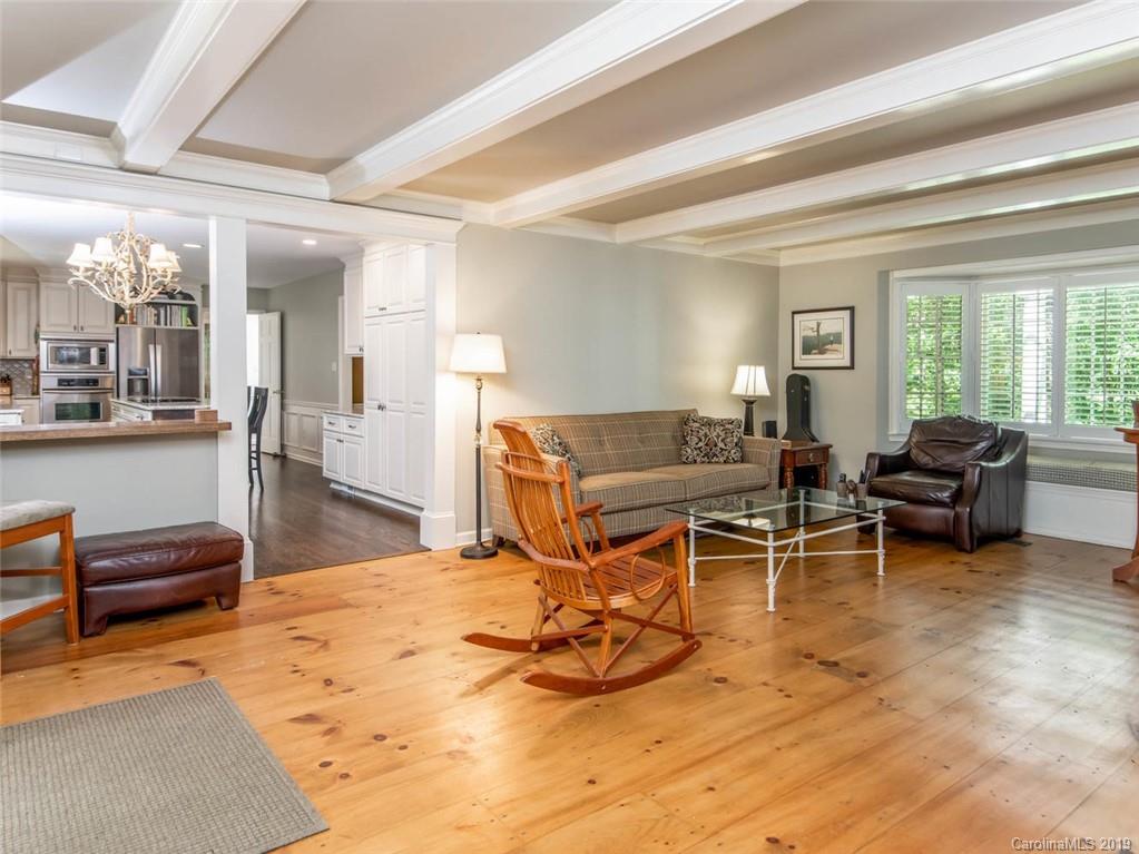 18 Stuyvesant Crescent Asheville NC 28803