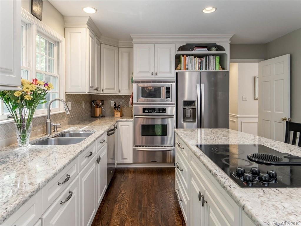 18 Stuyvesant Crescent Asheville NC 28803