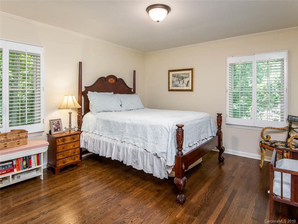 18 Stuyvesant Crescent Asheville NC 28803