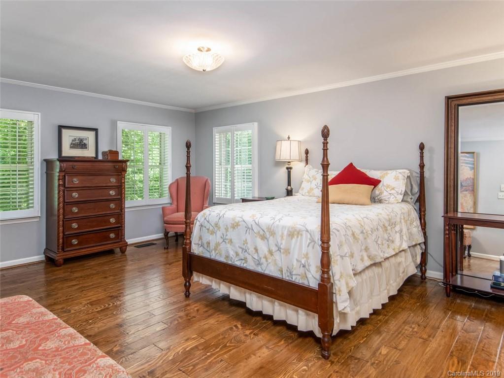 18 Stuyvesant Crescent Asheville NC 28803