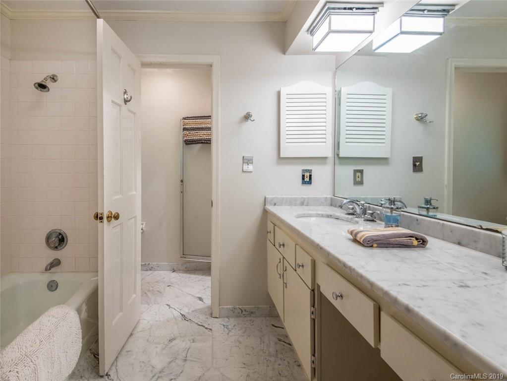 18 Stuyvesant Crescent Asheville NC 28803