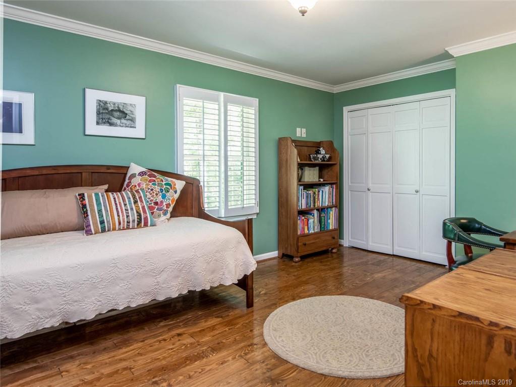 18 Stuyvesant Crescent Asheville NC 28803