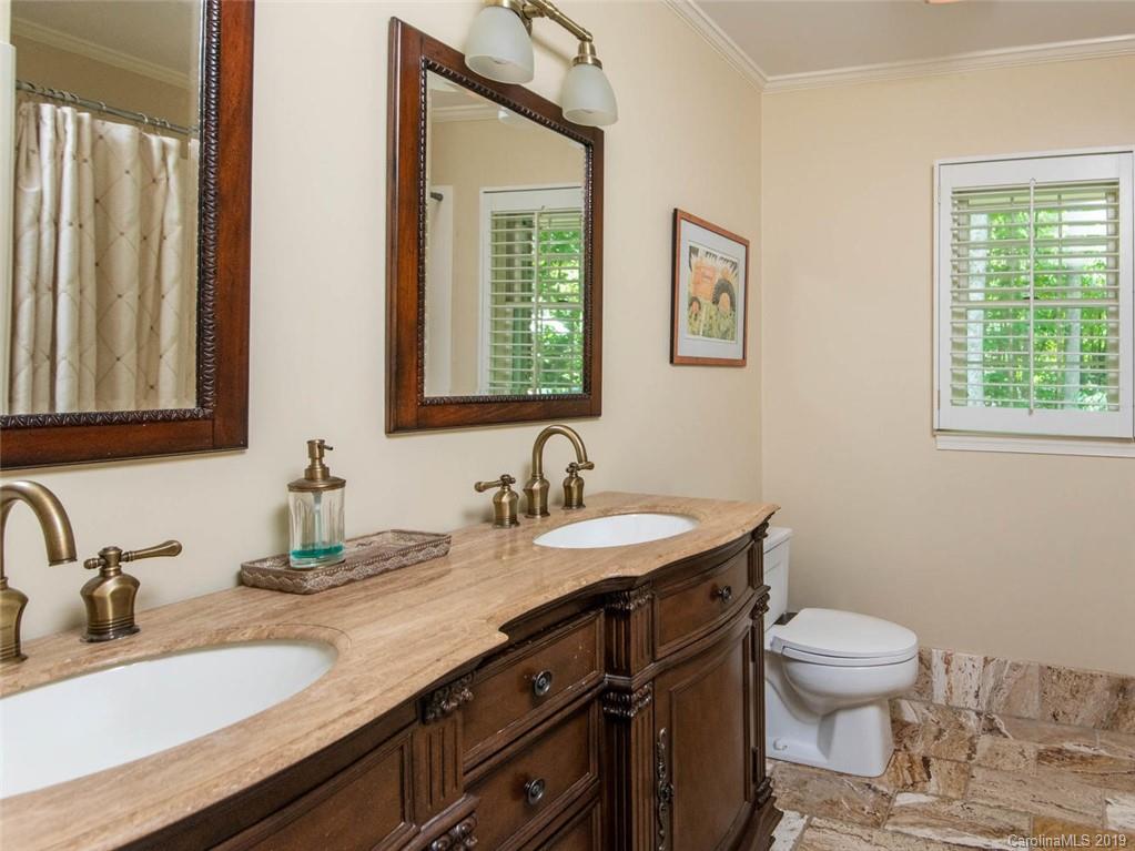 18 Stuyvesant Crescent Asheville NC 28803