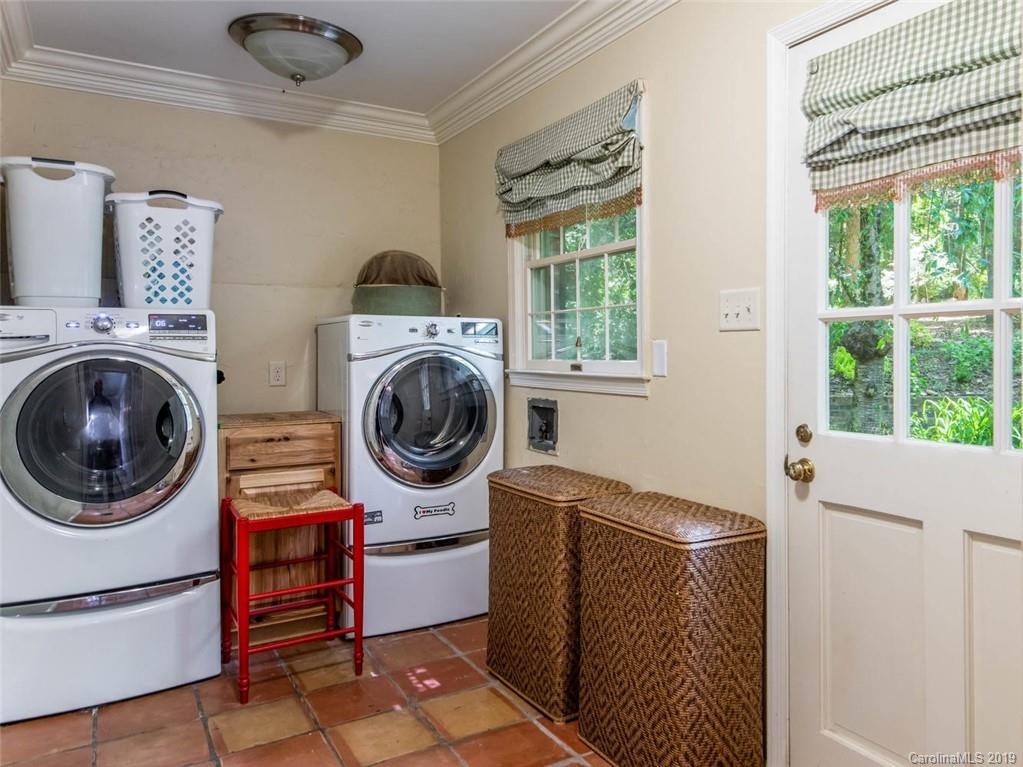18 Stuyvesant Crescent Asheville NC 28803