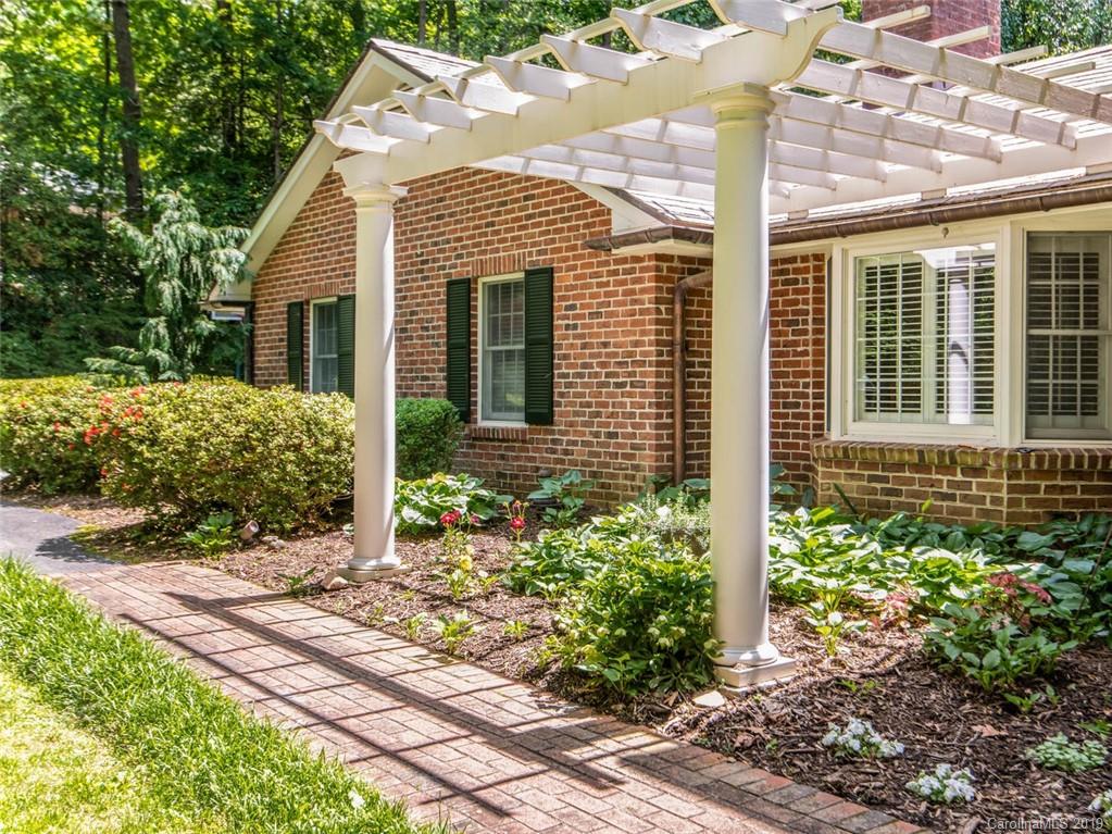 18 Stuyvesant Crescent Asheville NC 28803