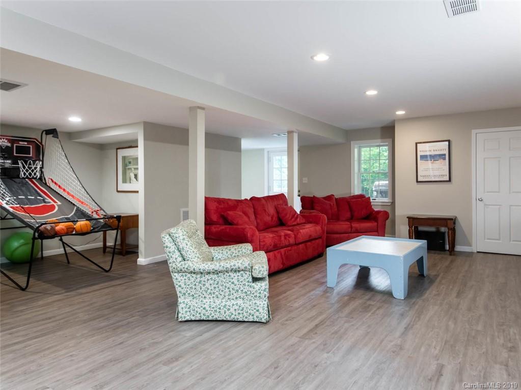18 Stuyvesant Crescent Asheville NC 28803