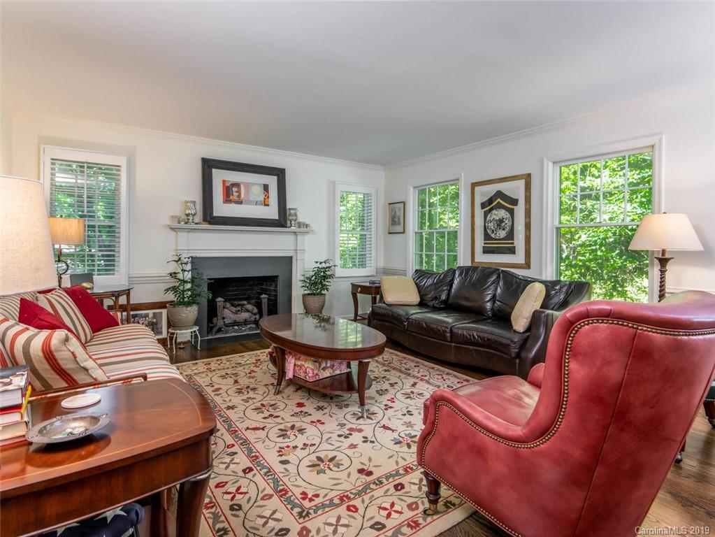 18 Stuyvesant Crescent Asheville NC 28803