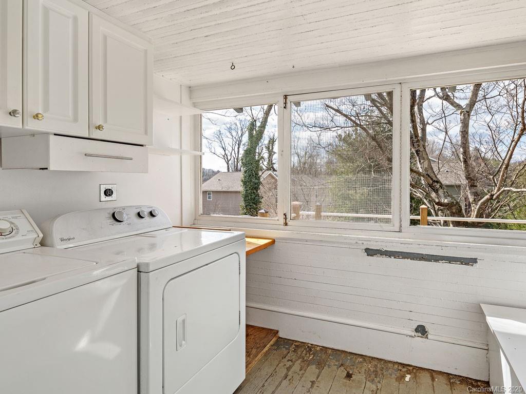17 Brotherton Avenue Asheville NC 28806