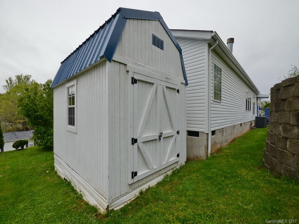 301 Golden Aster Road Swannanoa NC 28778