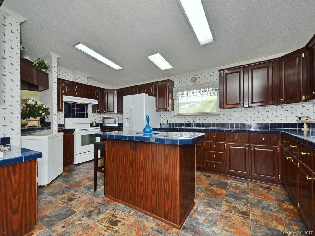 301 Golden Aster Road Swannanoa NC 28778