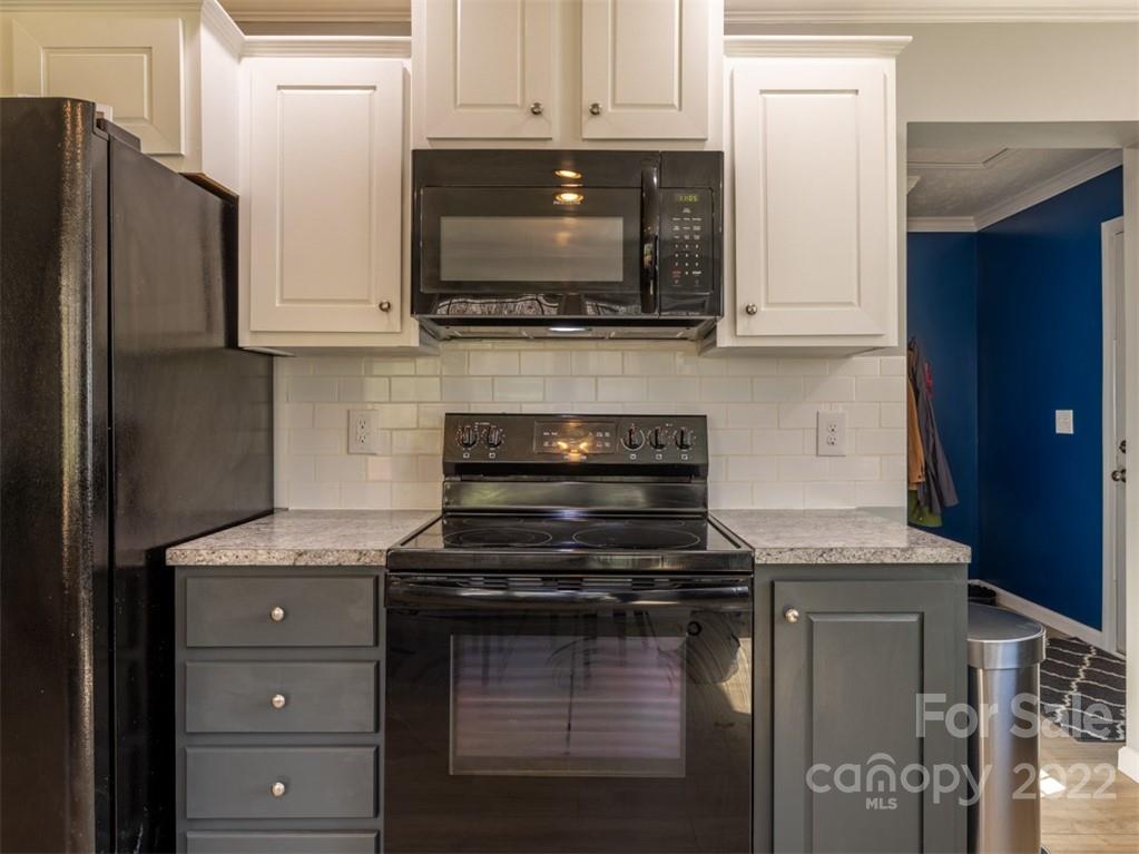7 Wade Drive Candler NC 28715